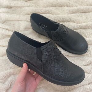 NWOT Flexstep memory foam clogs Toni 9W work slippers